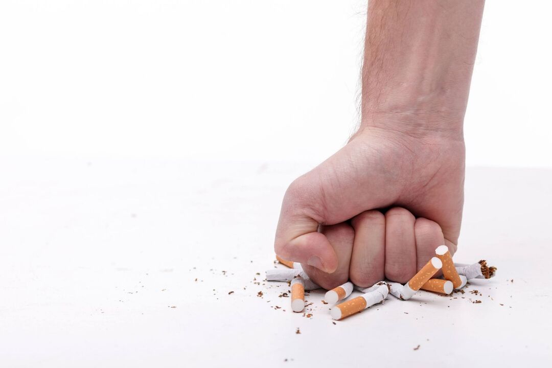 Rejet des cigarettes avec le spray Nicode